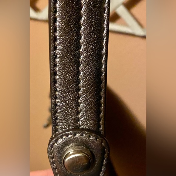 B. Makowsky vintage metallic silver crossbody bag with leopard print lining - Picture 5 of 10